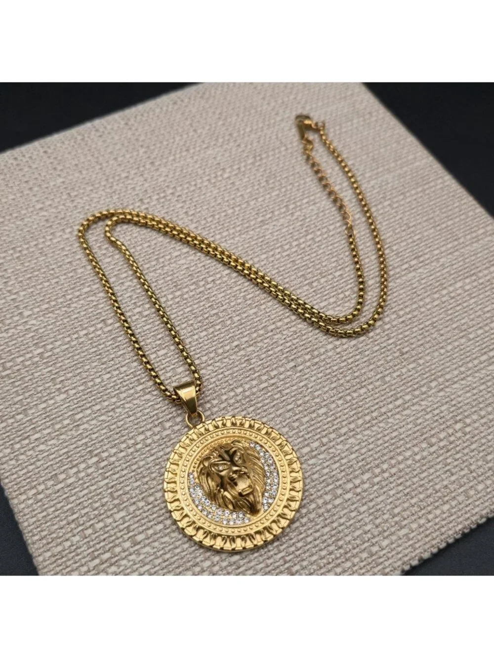 24 Inch Gold Lion Head Medallion Pendant Necklace with Iced Hip Hop Jewelry B154